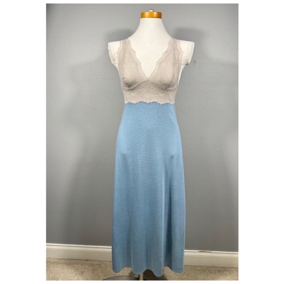 Natori Lace Bodice Modal Knit Nightgown - Picture 2 of 13
